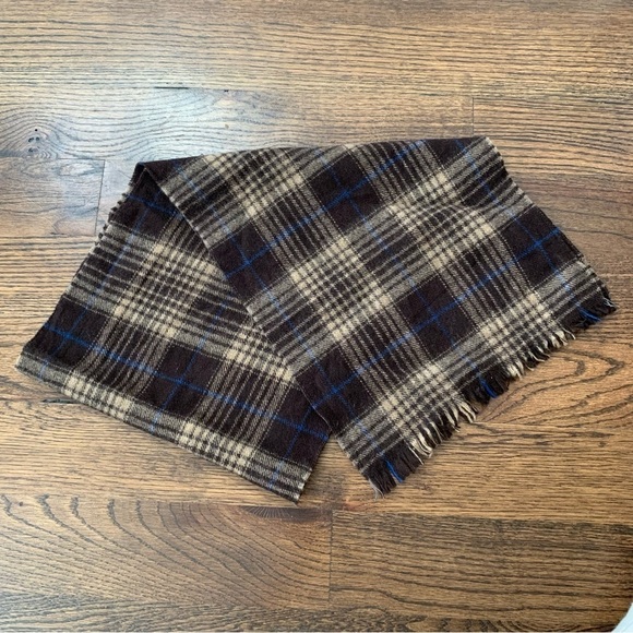 2 100% Plaid Wool Scarfs - Picture 2 of 9